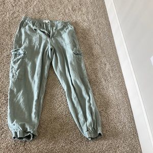 green cargo pant